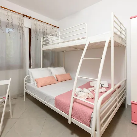 Whitegold Panagia Apartment