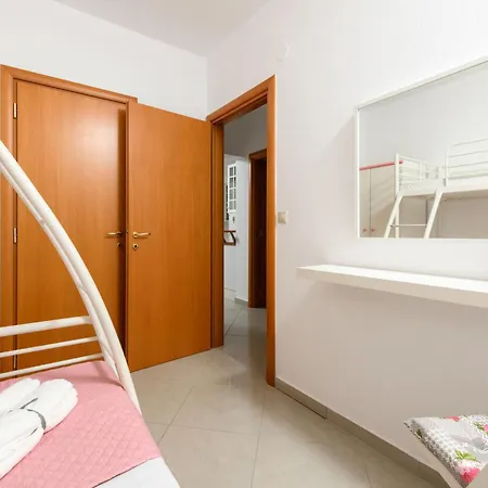 Whitegold Panagia Apartment *