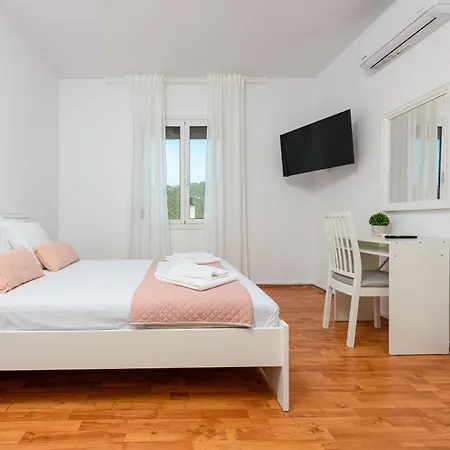 Whitegold Panagia Apartment